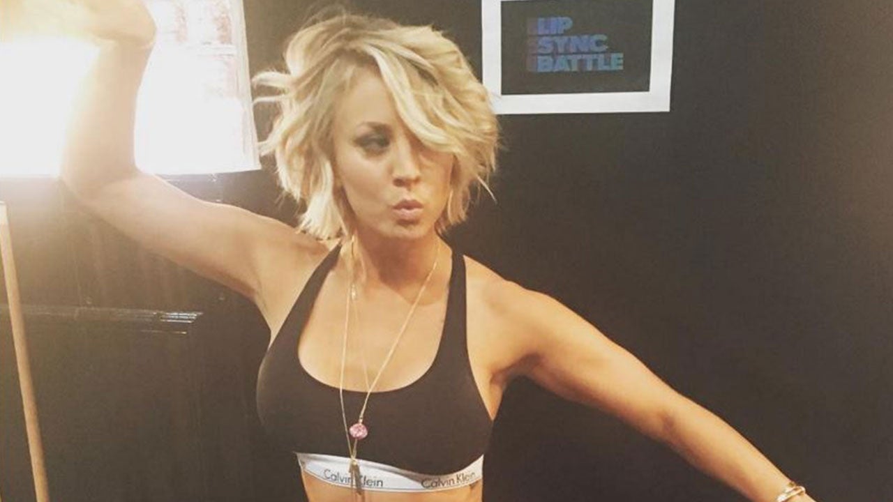 Kaley Cuoco Bares Her Toned Bod in a Bra and Cut-Off Shorts! 