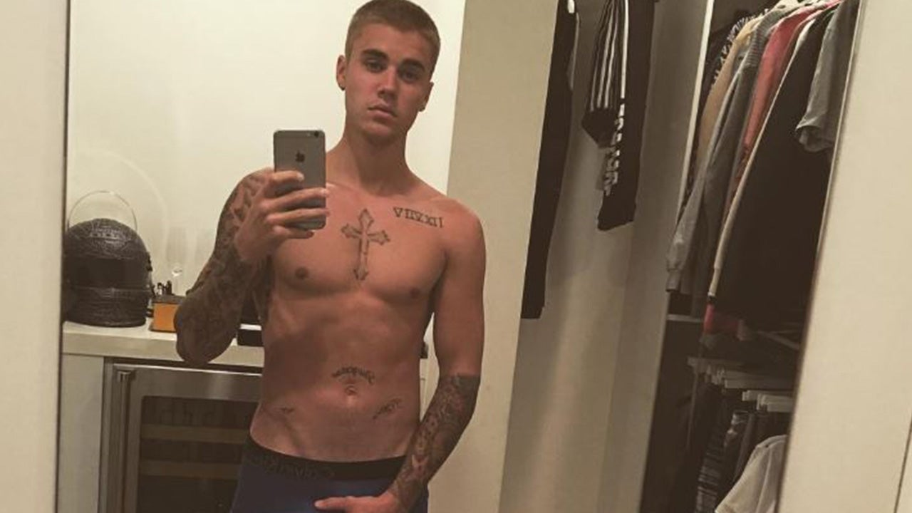 Justin Bieber Goes Shirtless Grabs His Package In New Mirror Selfie