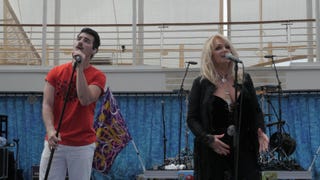 Bonnie Tyler Teams Up With Joe Jonas and DNCE To Perform 'Total Eclipse of the Heart'