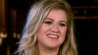 EXCLUSIVE: Kelly Clarkson Says She's a 'Very Strict' Mom - Here's Why!