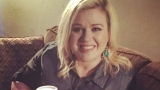 Kelly Clarkson Wants to Raise Awareness About Adoption for the Holidays