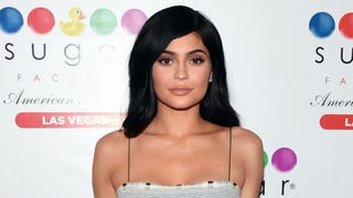 Kylie Jenner Flashes Her Post-Baby Body in Return to Snapchat