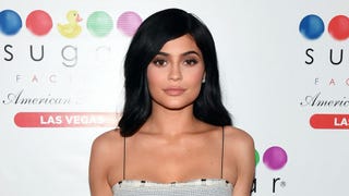 Kylie Jenner Gets Diamond Ring In Honor of Travis Scott... and BFF Jordyn Woods