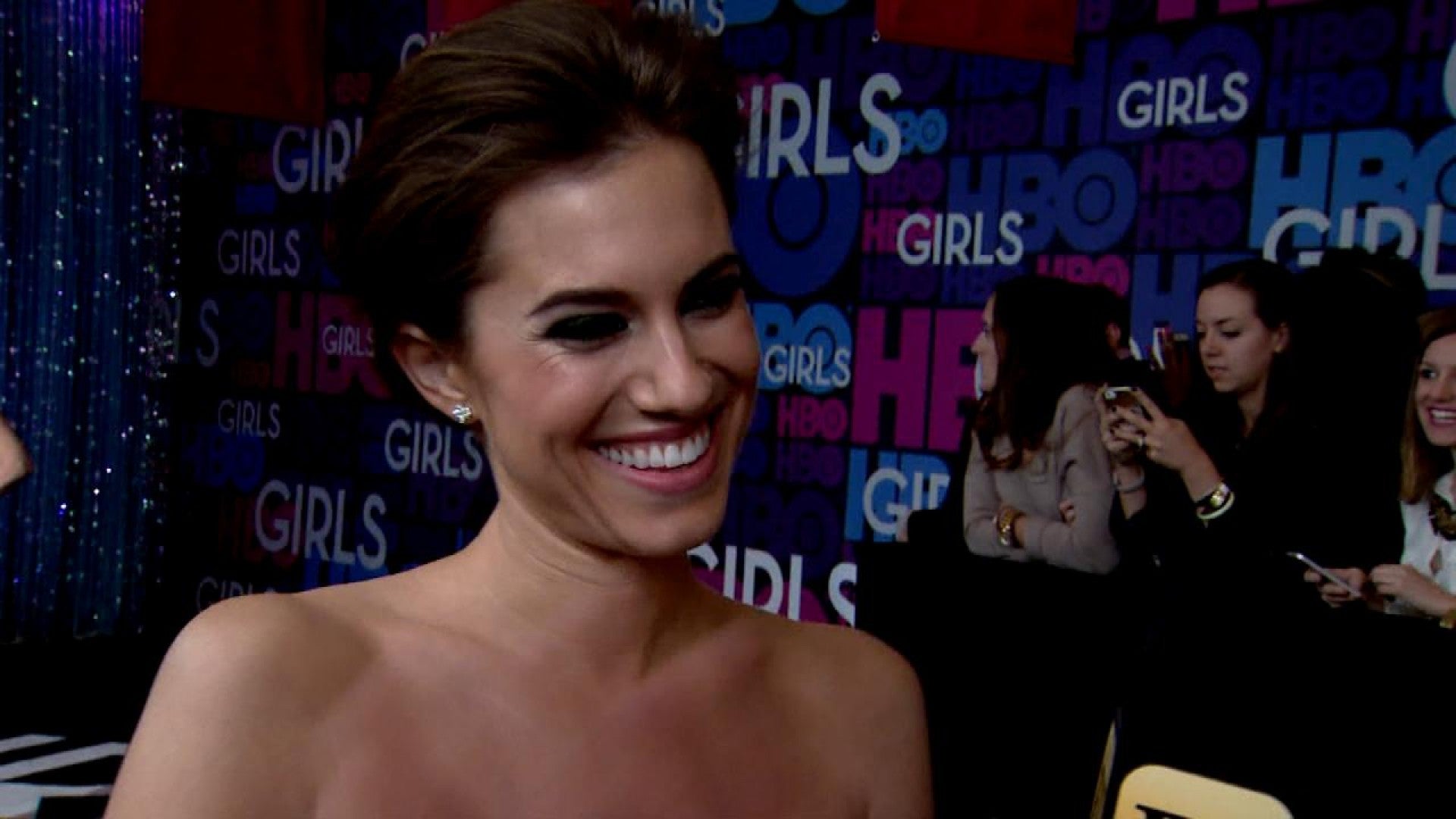 Allison Williams On Girls Sex Scenes I Love Making People Cringe Entertainment Tonight