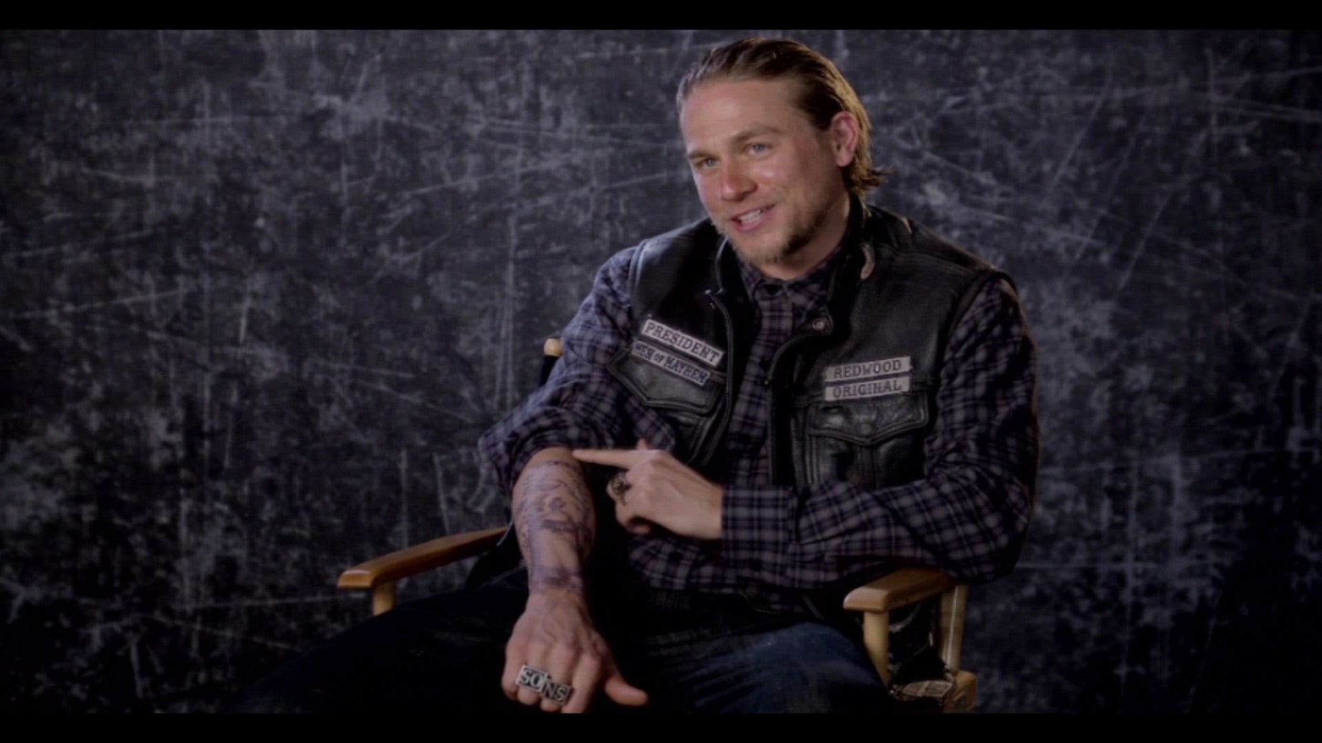 Sons Of Anarchy Extra Charlie Hunnam Almost Got One Of Jax S