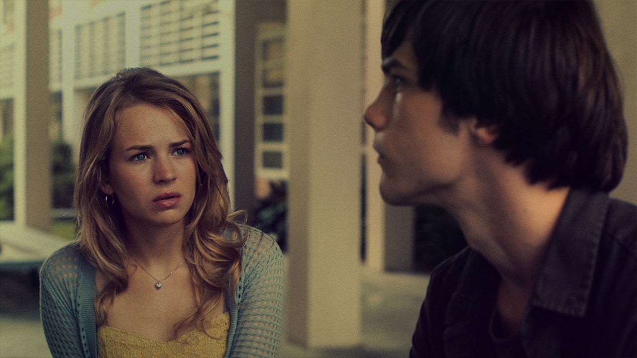 Britt Robertson Stars in Indie Drama 'White Rabbit'