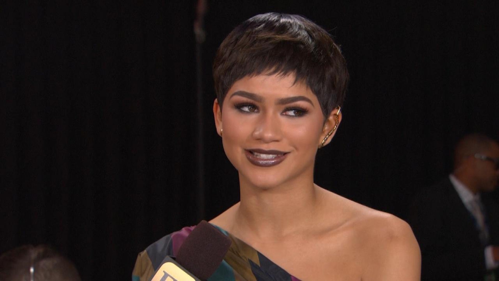 Zendaya Debuts Dramatic Pixie Do At The Grammys Entertainment Tonight We spotted zendaya and her new hairdo, joe jonas and more attending the kenzo spring summer 2016 fashion show in paris. zendaya debuts dramatic pixie do at the grammys