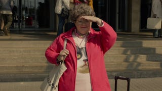 Melissa McCarthy Goes Full Cat Lady in New 'Spy' Trailer