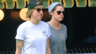 Kristen Stewart and Alicia Cargile Photographed Holding Hands in LA