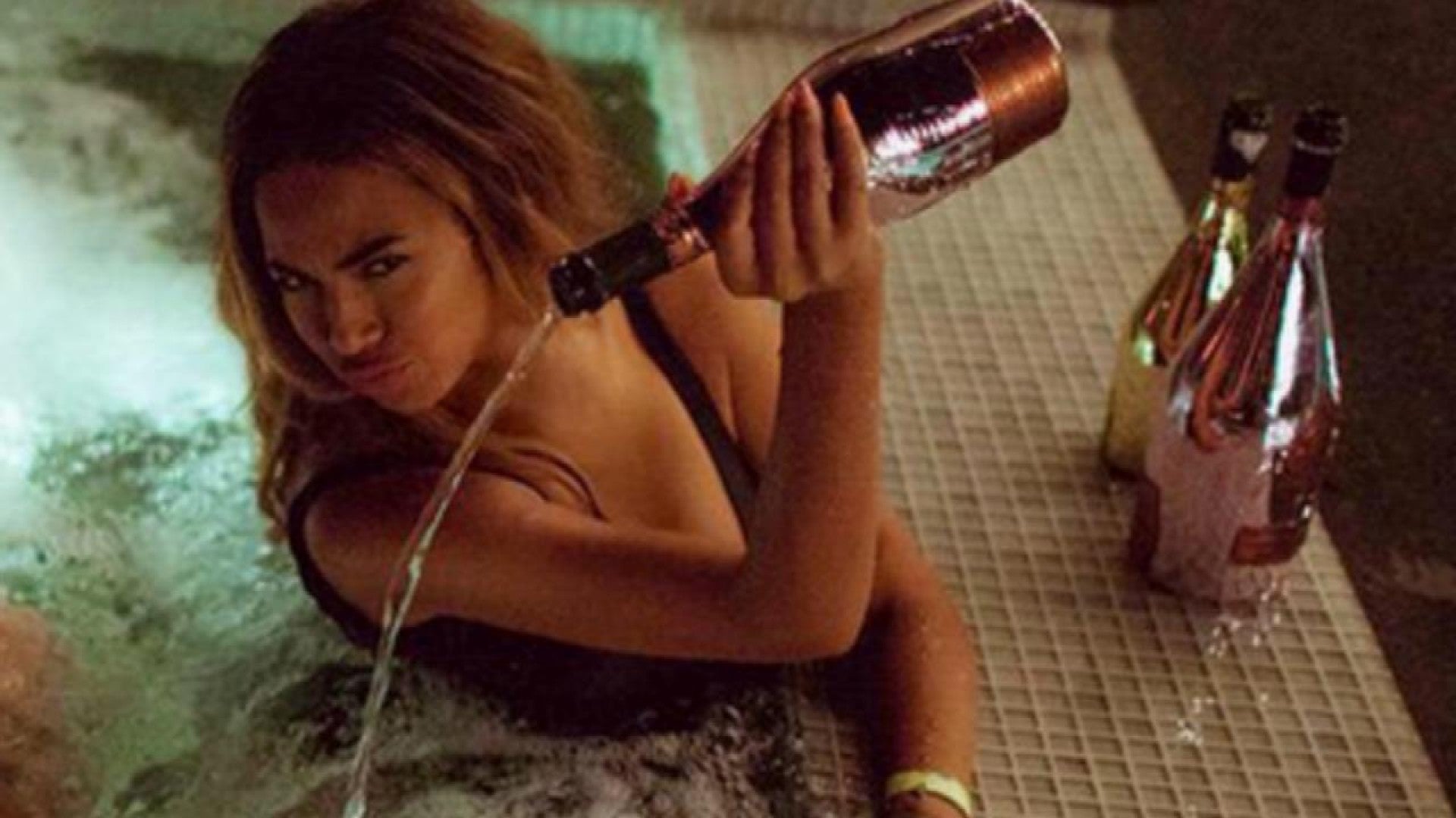 Did Beyonce Pour a $20K Bottle of Champagne Into a Hot Tub?! |  Entertainment Tonight