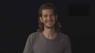 '99 Homes' Star Andrew Garfield Answers Questions From Fans in 99 Seconds