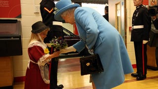 Little Girl Smacked By Soldier Moments After Meeting Queen Elizabeth II