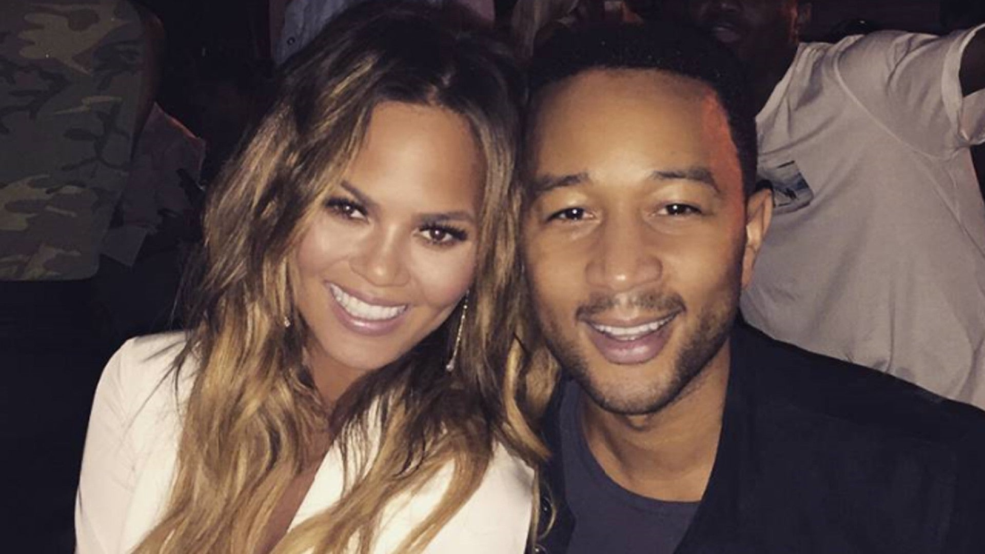 Chrissy Teigen Says Fights With John Legend Are Lame Nothing Really Triggers Him Entertainment Tonight