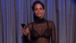 Halle Berry Hilariously Snaps Back At Boob Diss on Kimmel's 'Mean Tweets'