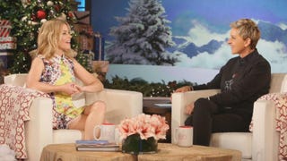 Elizabeth Banks is Awful at 'Star Wars' Impressions