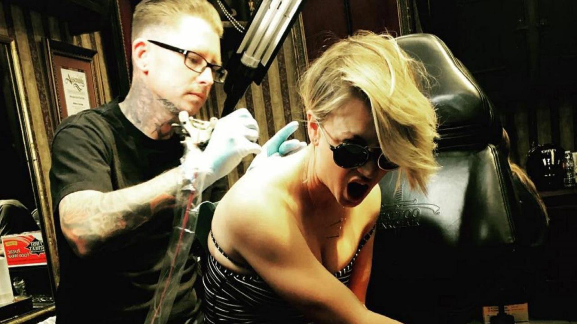 Kaley Cuoco Covers Marriage Tattoo Do Not Mark Your Body With Any Future Wedding Dates Entertainment Tonight Cuoco has 3 tattoos as of yet. kaley cuoco covers up wedding date tattoo with a moth see the pic