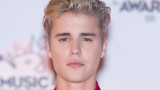Justin Bieber Flips Restaurant Chair in France After Reportedly Receiving Bad News