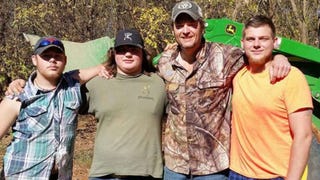 Blake Shelton Rescues A Group Of Oklahoma Boys Stuck In A Mudslide