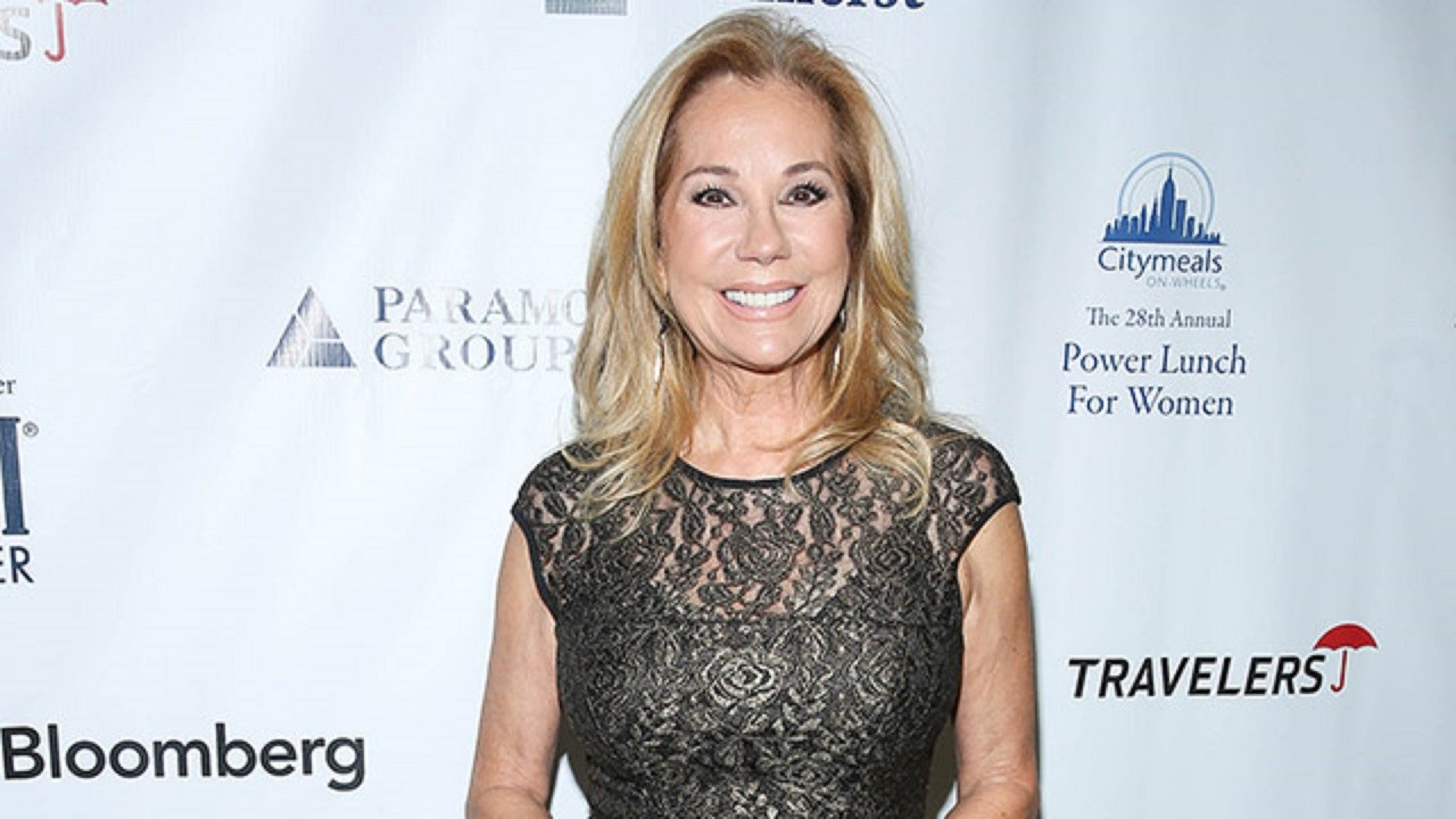 Kathie Lee Gifford Tweets About the 'Brokenhearted' on First Christmas Eve  Without Frank Gifford | Entertainment Tonight