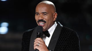 Steve Harvey Jokes About Miss Universe Mistake In Hilarious Christmas Post!