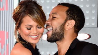 Chrissy Teigen's Emotional Reaction To John Legend's Christmas Gift Is Priceless!