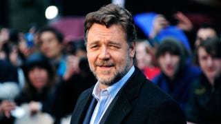 Russell Crowe Lashes Out at Airline Over Hoverboard Ban