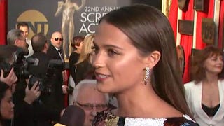 Alicia Vikander 'Fans Out' Over 'Bourne' Co-Star Matt Damon