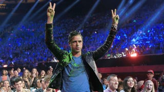 EXCLUSIVE: John Stamos Hilariously Dodges Questions About His New Girlfriend