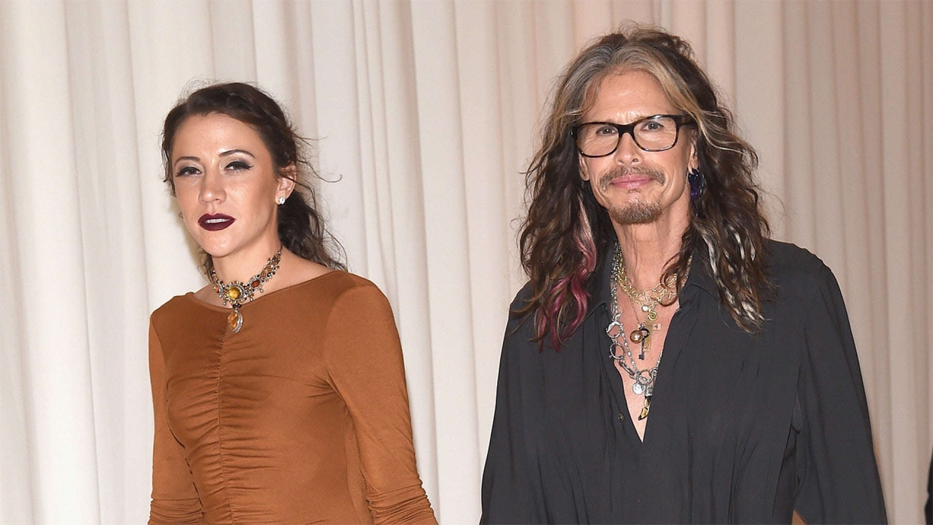Steven Tyler 67 Steps Out Holding Hands With 28 Year Old Aimee Ann Preston Entertainment Tonight