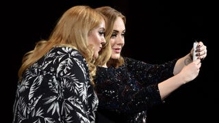 Adele Takes a Selfie With an Adele Look-Alike!