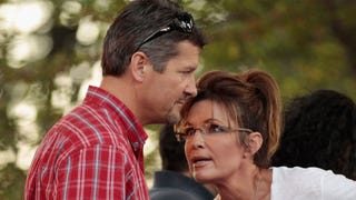 Sarah Palin Rushes to Alaska After Husband Todd's 'Bad' Snowmobile Accident
