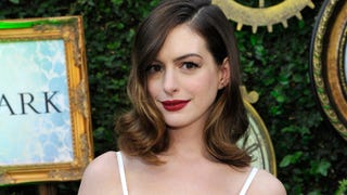 Anne Hathaway Stuns at First Event Since Becoming a Mom
