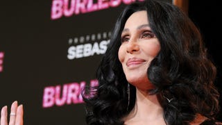Cher Apologizes After Insensitive Tweet About Istanbul Airport Attacks