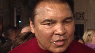 Muhammad Ali Funeral: Thousands Gather to Say Farewell to the Champ