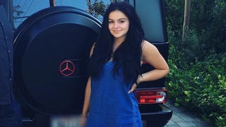 Ariel Winter Goes Barefoot and Makeup-Free for Casual Day in L.A.