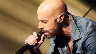 EXCLUSIVE: Watch Daughtry Deliver a Soulful Acoustic Cover of Zayn's 'Pillow Talk'