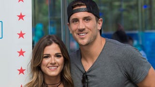 Watch 'Bachelorette' Stars JoJo Fletcher and Jordan Rodgers Party With Family at Dallas Concert