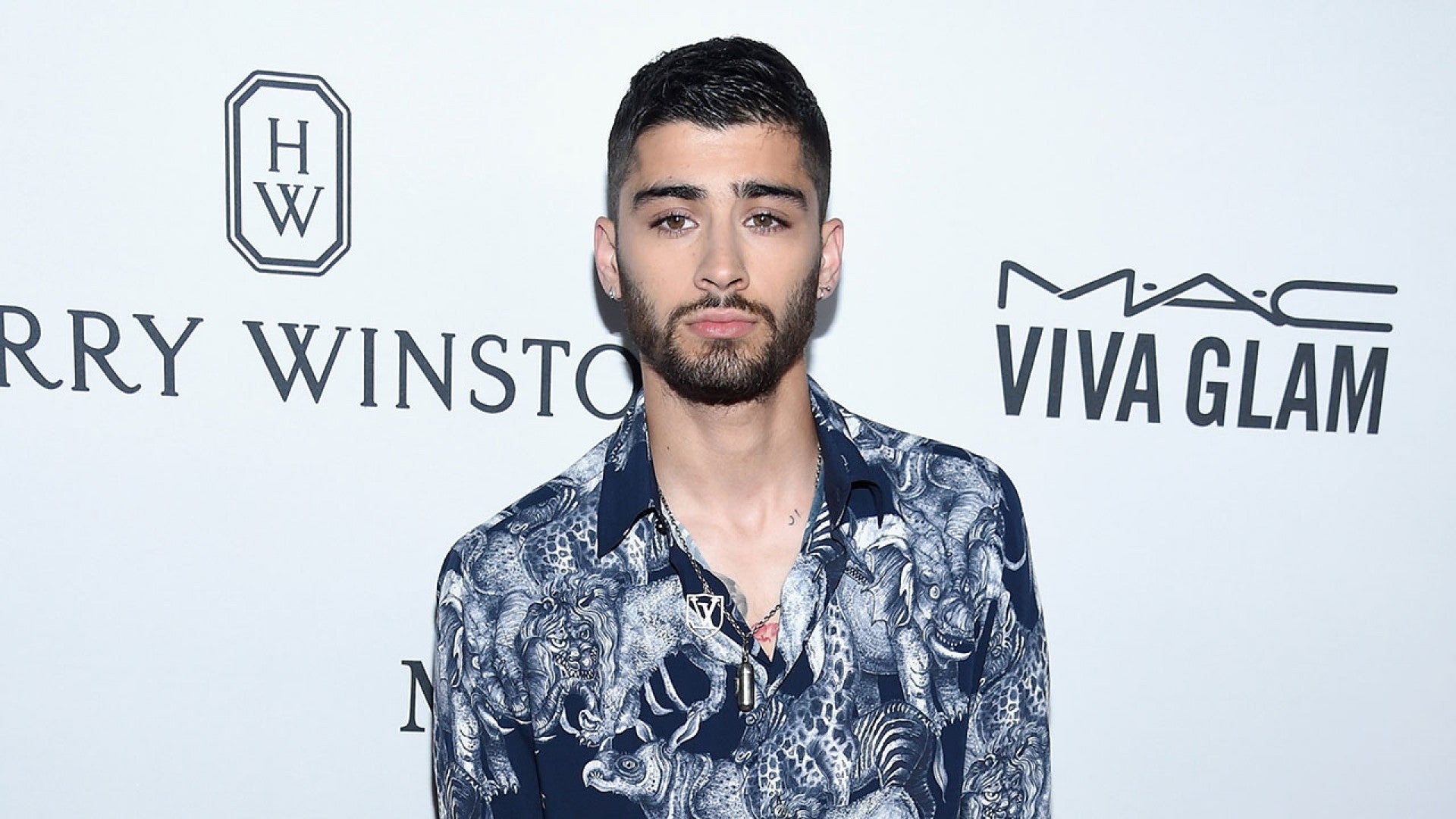 Zayn Malik Shaves His Beard And Fans Go Crazy Entertainment Tonight Zayn malik beard beard transplant zayn malik hairstyle zayn malik style hair and beard styles hair styles face cut beard look clean shaven. zayn malik shaves off his beard see his smooth new look