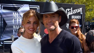Faith Hill Snaps Sneaky Sexy Shot of Shirtless Tim McGraw