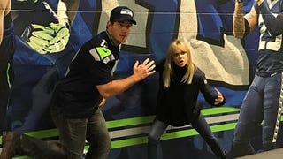 Chris Pratt and Anna Farris Have Dream Day at Seattle Seahawks Game