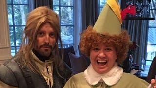 Kelly Clarkson Hilariously Channels Buddy the Elf for Halloween