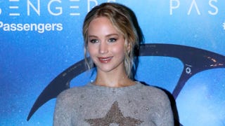 Jennifer Lawrence Gives New Meaning to 'Sweaterdress' at 'Passengers' Photo Call in Paris