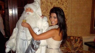 Kourtney Kardashian Displays Family Gingerbread House -- Without Scott Disick!