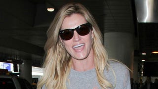 Erin Andrews Steps Out Rocking Giant Engagement Ring -- See the Sparkler!