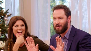 Tiffani Thiessen Reunites With Mark-Paul Gosselaar for Christmas Dinner