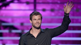 Chris Hemsworth Makes 'Miracle' Full-Court Shot -- Watch!