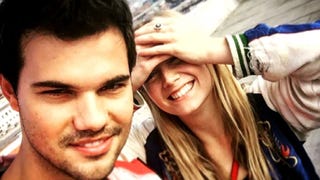 Billie Lourd and Taylor Lautner Vacation in Cabo -- See the Pic!