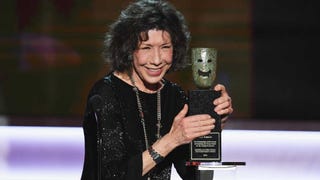 Lily Tomlin Hilariously Receives SAG Lifetime Achievement Award From Dolly Parton