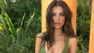 Emily Ratajkowski Bares Her Buns in Nude Photo from Trip to Mexico