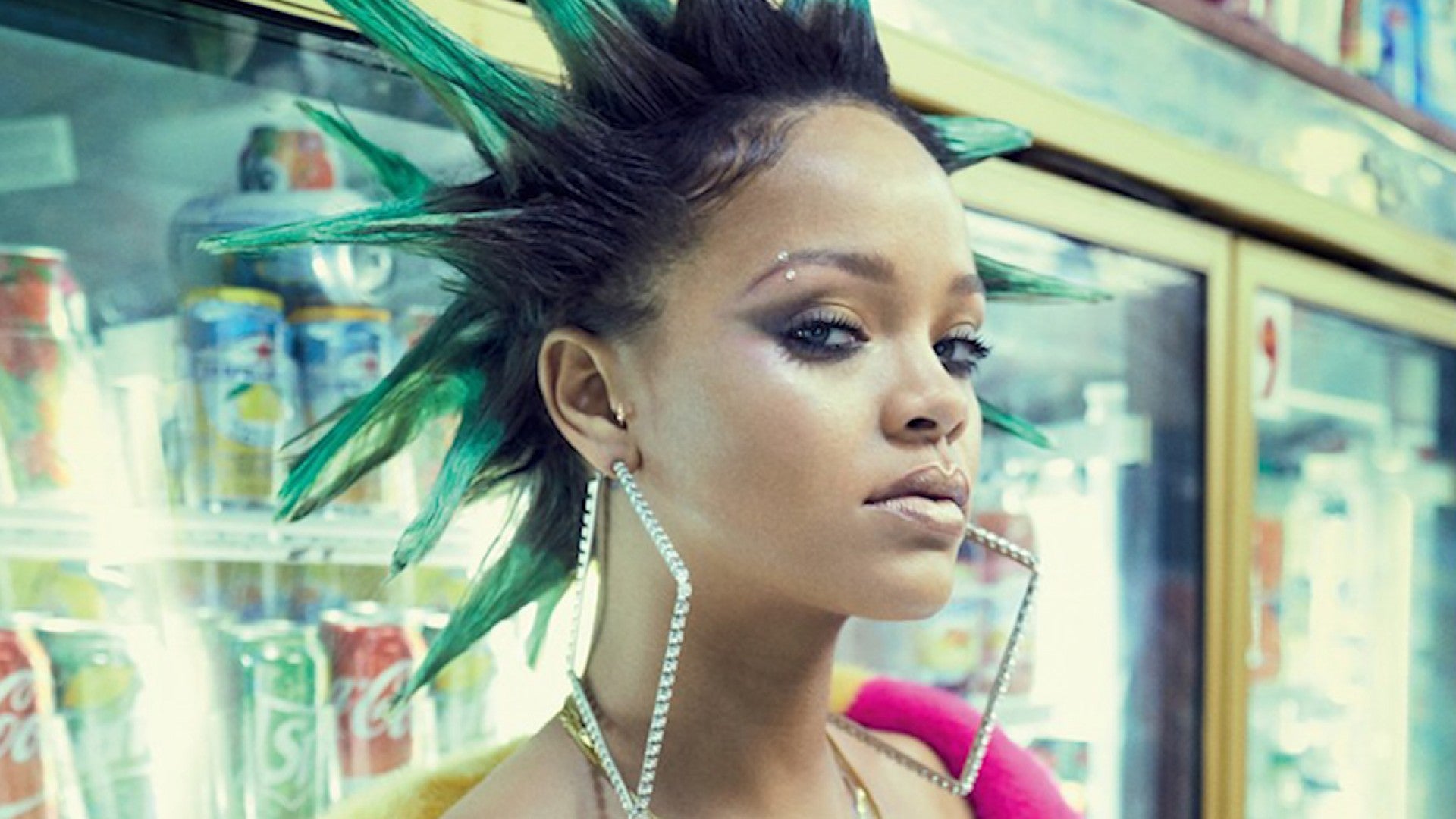 Rihanna Gets a Complete Punk Rock Makeover -- See Her Shocking New Style |  Entertainment Tonight